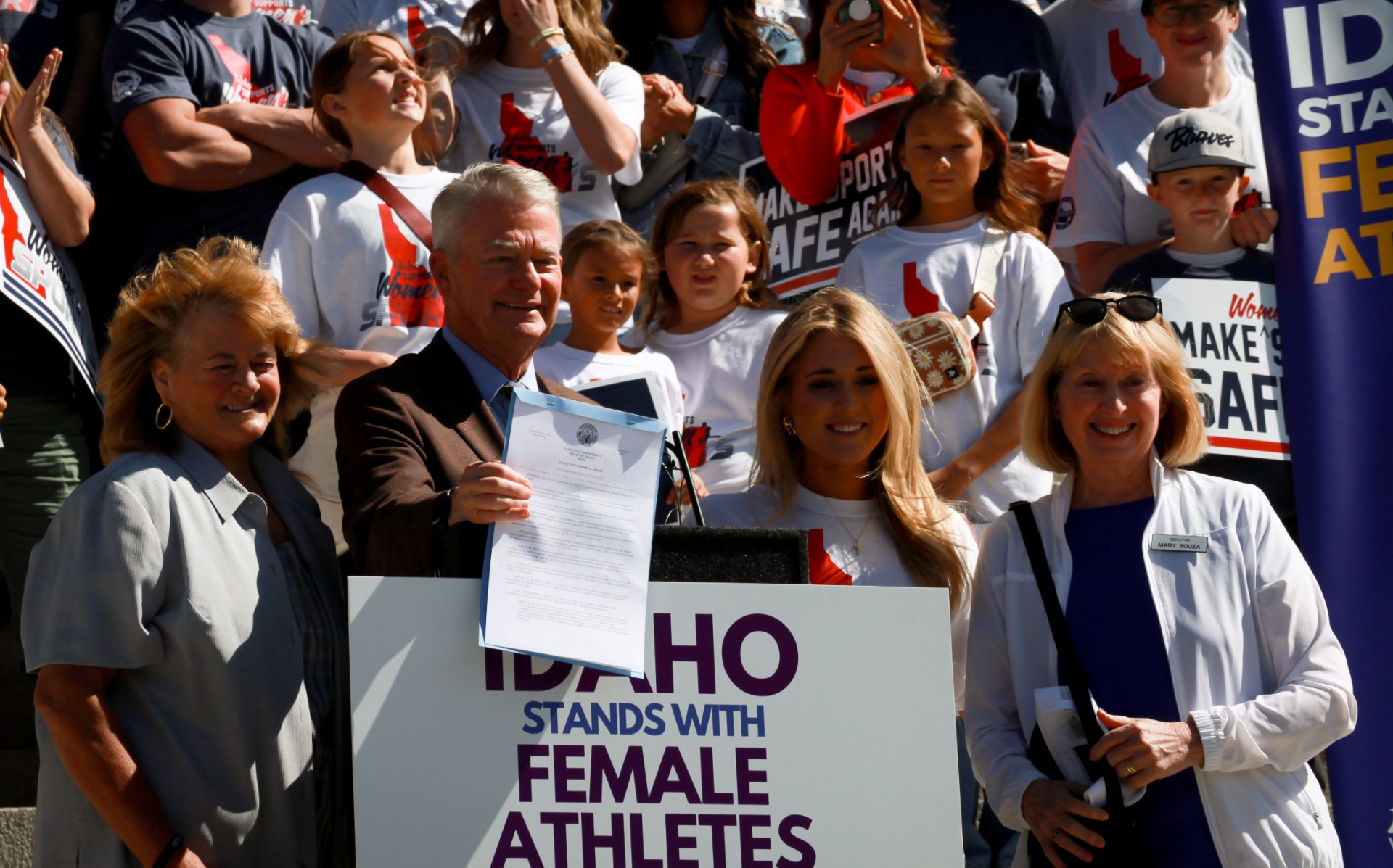 Governor issues executive order to “defend women’s sports”